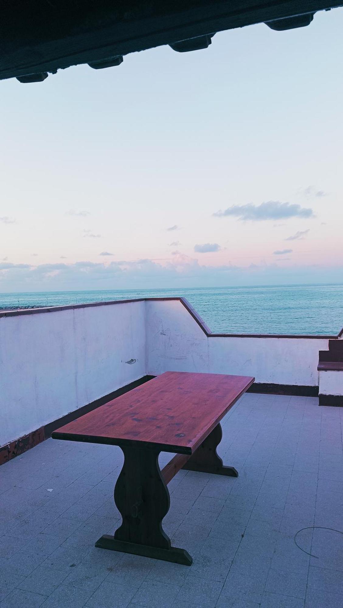 La Terrazza Sul Mare Monolocale Con Terrazza Vicino Aereoporto&Mare Sicilian Vintage Style Beach House チーニジ エクステリア 写真